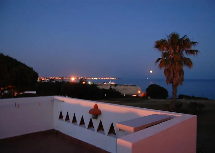 Villa Ocean Facing At Senhora Da Rocha Porches (Algarve)