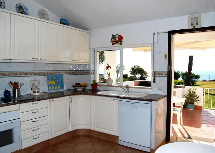 Villa Ocean Facing At Senhora Da Rocha