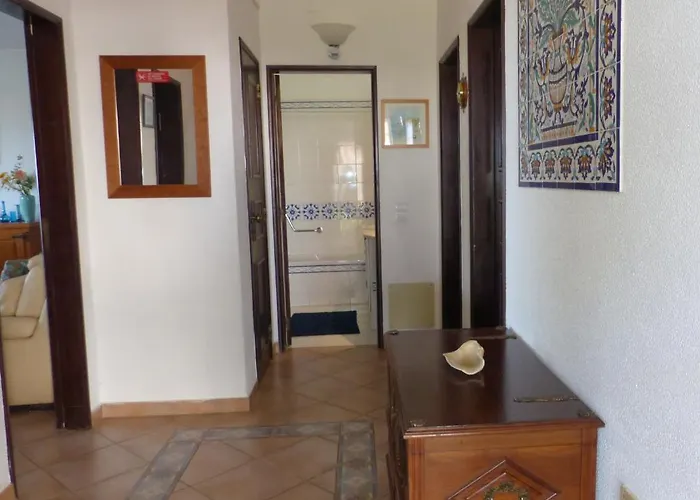 Villa Ocean Facing At Senhora Da Rocha Porches (Algarve)