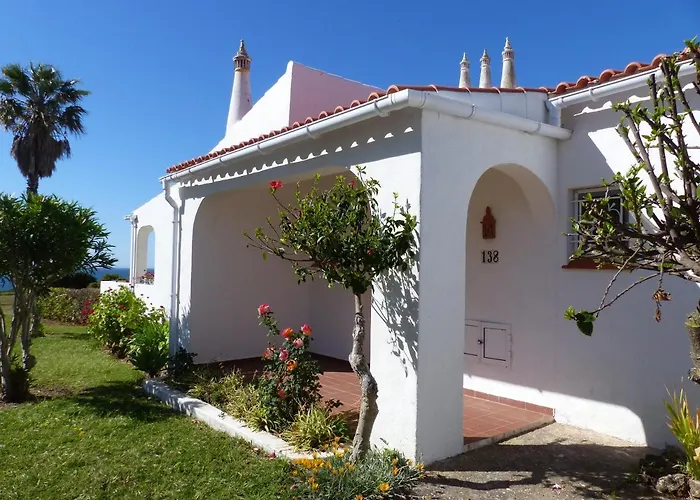 Villa Ocean Facing At Senhora Da Rocha